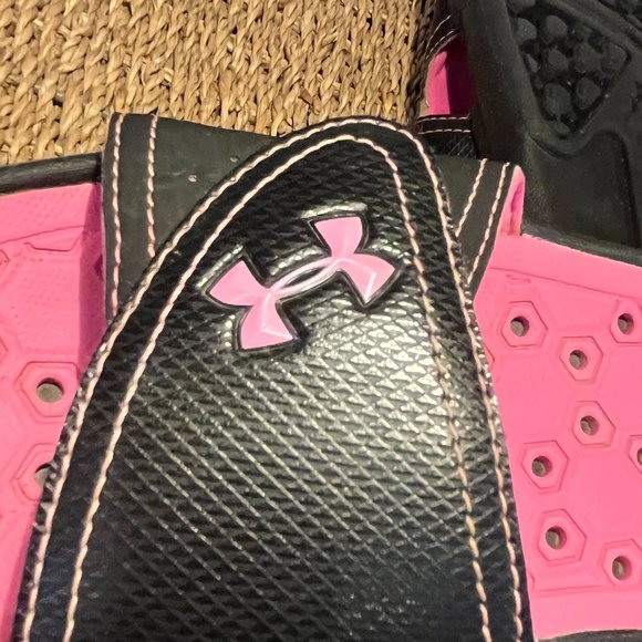 UNDER ARMOUR Slides Size 5 Barbie Pink and Black Beach Pool - Picture 10 of 12